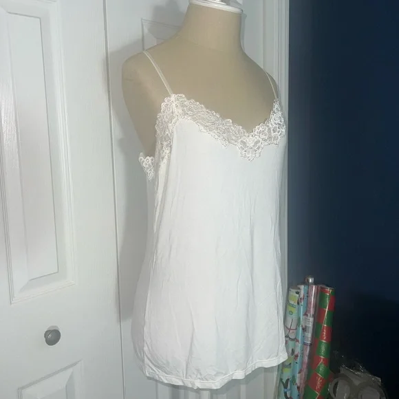 Two Ann Taylor camisoles white and black excellent condition 🩷 - Picture 14 of 14